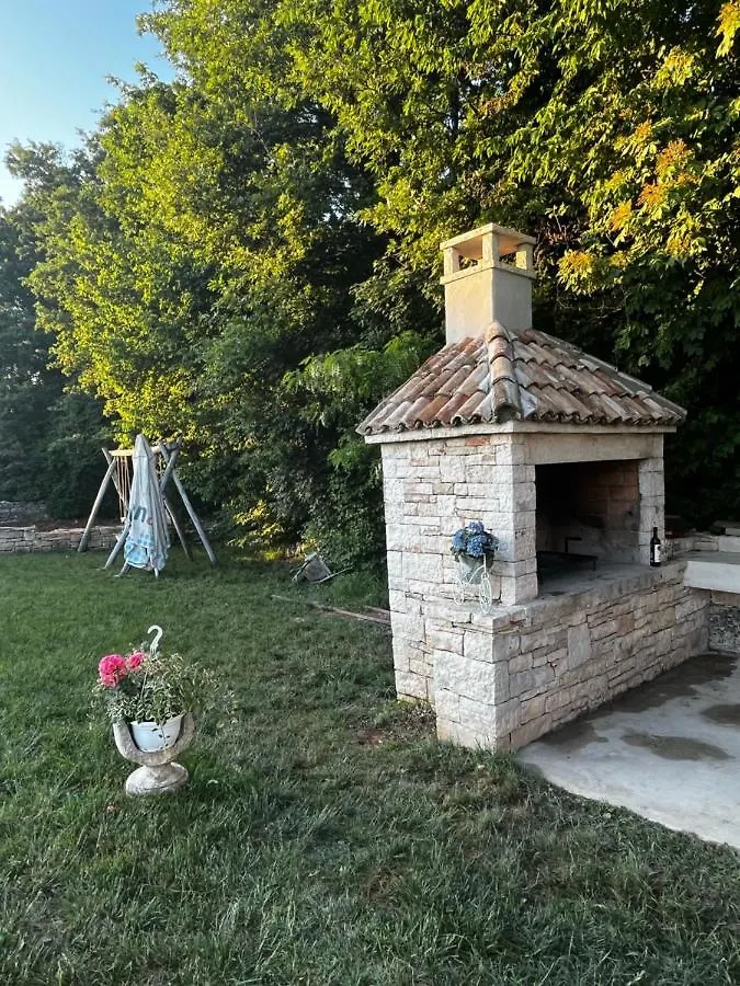 Apartment Modrusani 1561 Žminj クロアチア